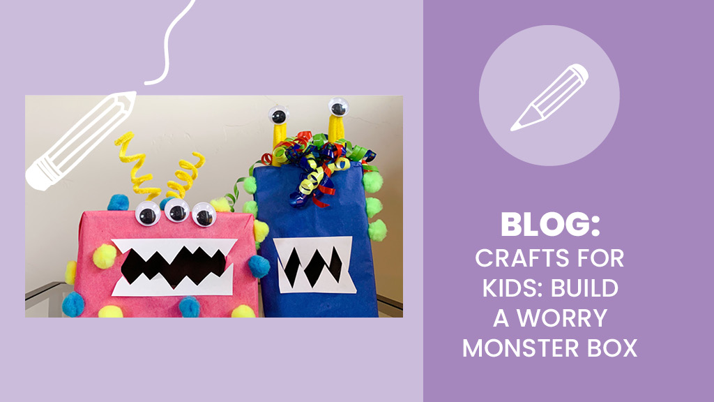 一个粉红色的担心怪物工艺盒旁边的蓝色担心怪物工艺盒。